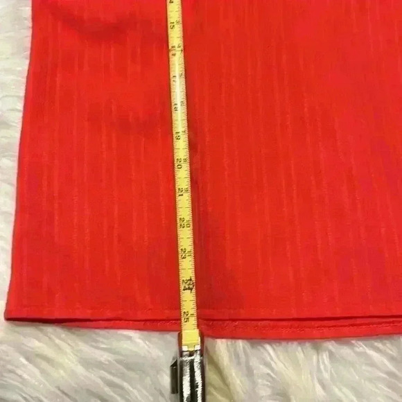 Women’s Red Pinstripe Linen V-Neck Size Large Short Sleeve Blouse - Picture 7 of 7